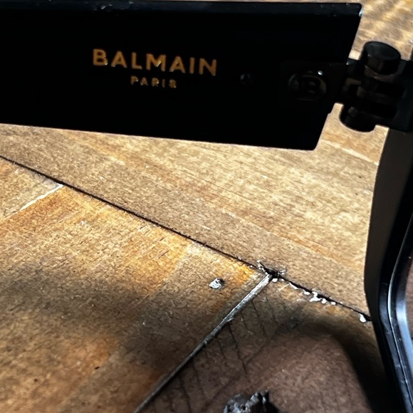 Balmain Paris Eyewear
BVI cat-eye frame sunglasses main image 3